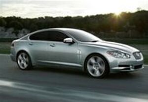 Jaguar XF mit neuem Dreiliter-Diesel
