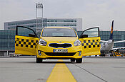 Kia Carens als Jet-Lotse: Frankfurter Flughafen testet den Kompakt-Van im Bereich der Follow-Me-Services