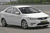 Weltpremiere: das erste Hybridmodell von Kia.